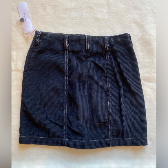 NWT Urban Outfitters BDG Black Corduroy Mini Skirt with White Stitching - Picture 3 of 4